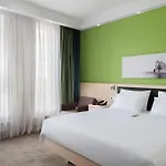Hampton By Hilton Centre Hotel 3*