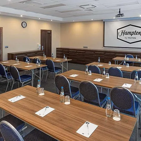 Hampton By Hilton Centre Готель