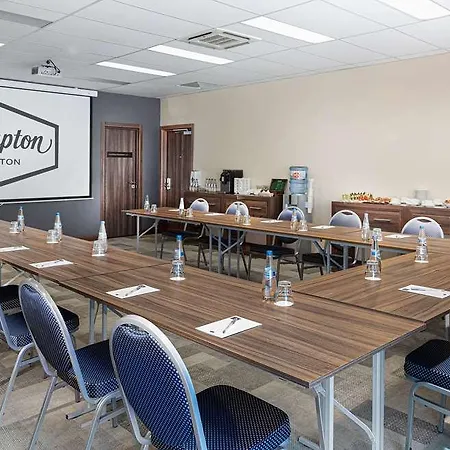 Готель Hampton By Hilton Centre