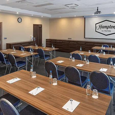 Hampton By Hilton Centre Готель Мінськ