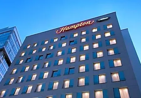 Hampton By Hilton Centre Отель