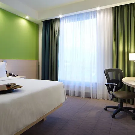 Hampton By Hilton Centre Hotel 3*