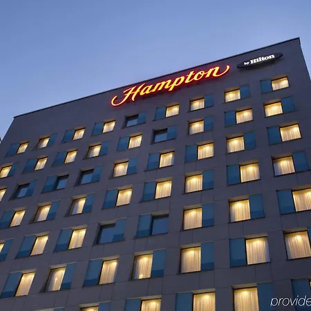 Hampton By Hilton Centre Готель