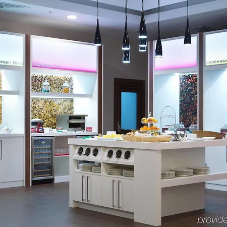 Готель Hampton By Hilton Centre 3*