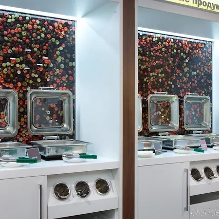 Hampton By Hilton Centre Готель