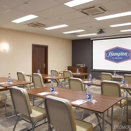 Готель Hampton By Hilton Centre