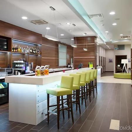 Hampton By Hilton Centre Готель Мінськ