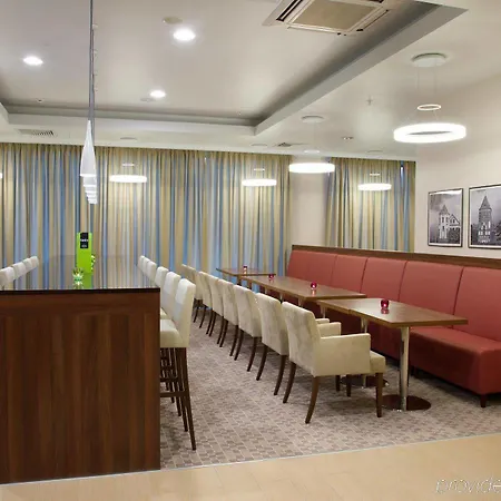 Hampton By Hilton Centre Готель Мінськ