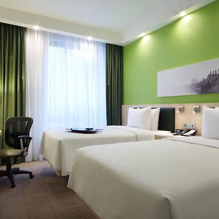 Hotel Hampton By Hilton Centre 3*