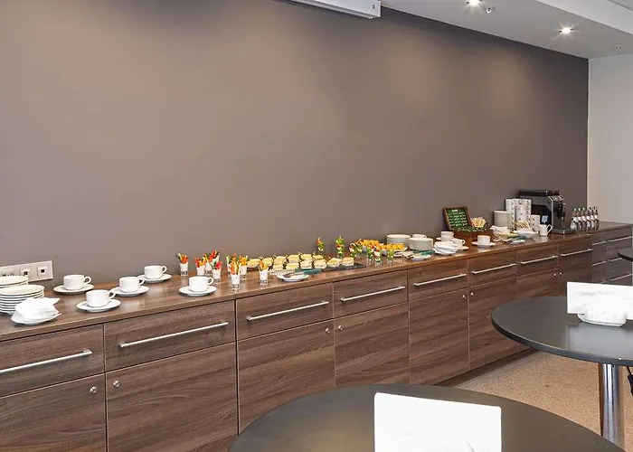 Hampton By Hilton Centre