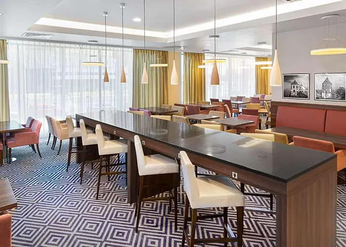 Hampton By Hilton Centre Otel