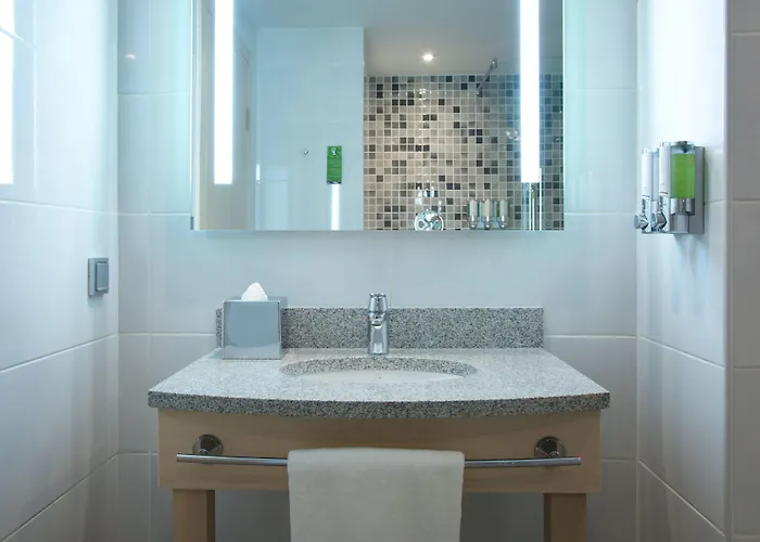 Hampton By Hilton Centre Hotel