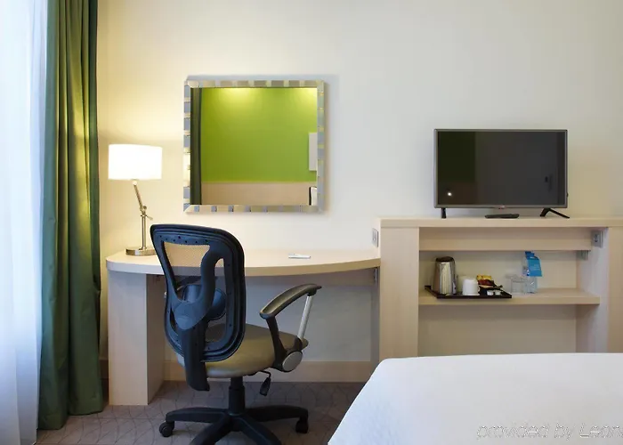 Hampton By Hilton Centre Otel