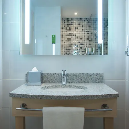 Hampton By Hilton Centre Hotel